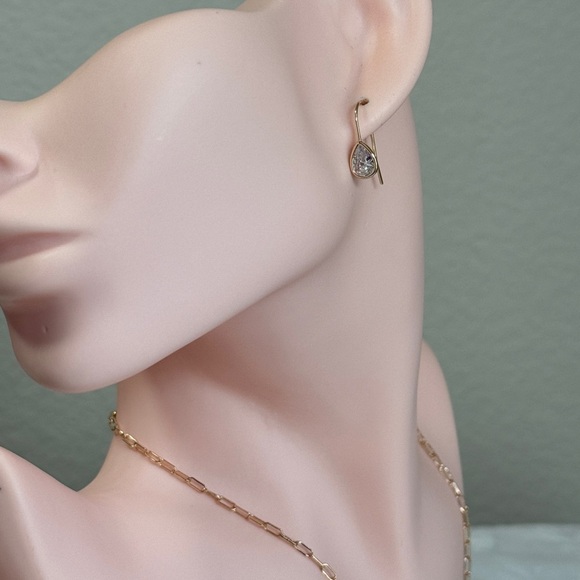 ⚜️Minimalist Gold Teardrop Earrings With Cubic Zirconia 💎 - Picture 10 of 10